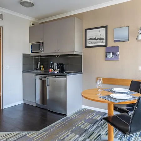 Le Fonctionnel Paris Expo Adagio 4*